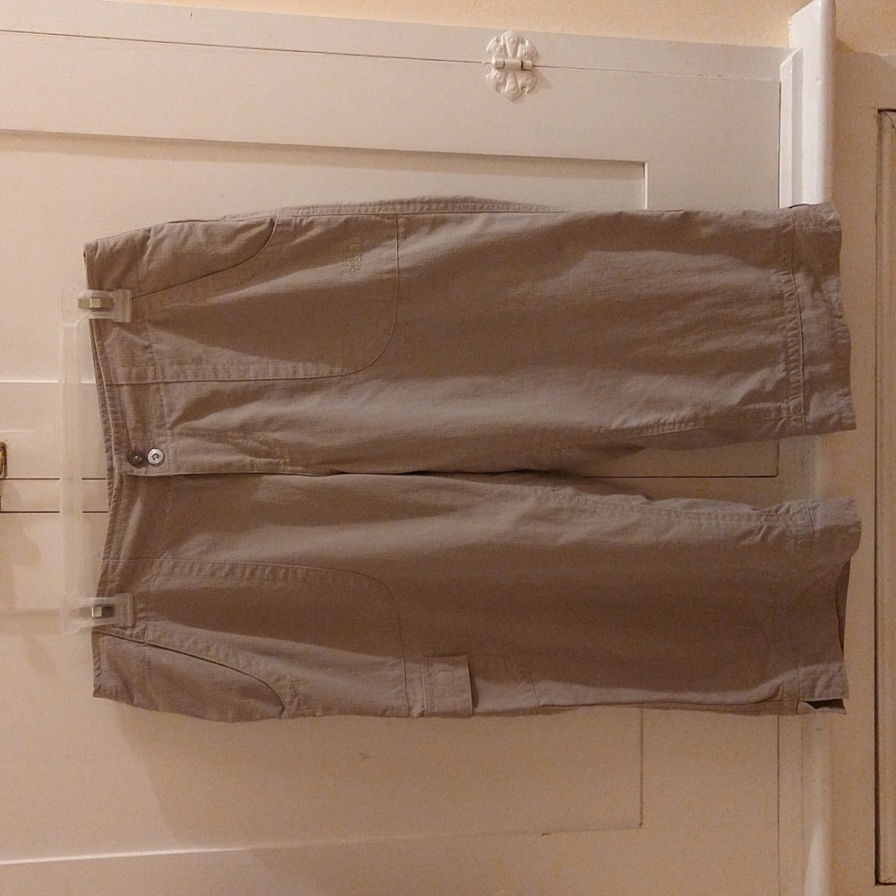 The North Face tan cropped cargo pants Sz 6